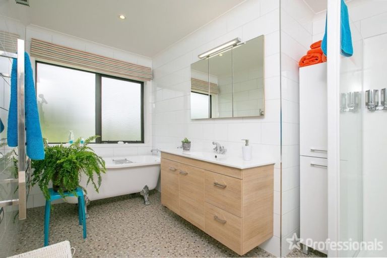 Photo of property in 10 Opaki Meadows Lane, Lansdowne, Masterton, 5871