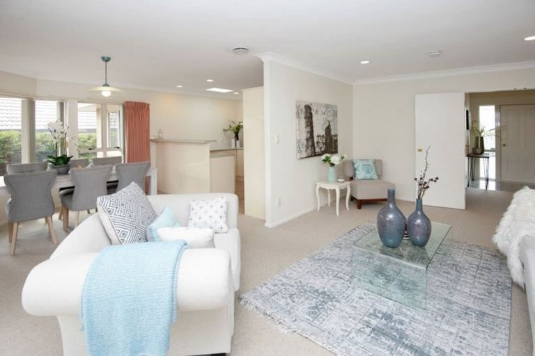 Photo of property in 2/39 Tarnica Road, Northpark, Auckland, 2013