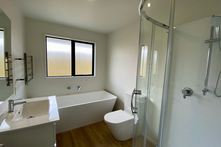 Photo of property in 16 Eileen Way, Rolleston, 7615