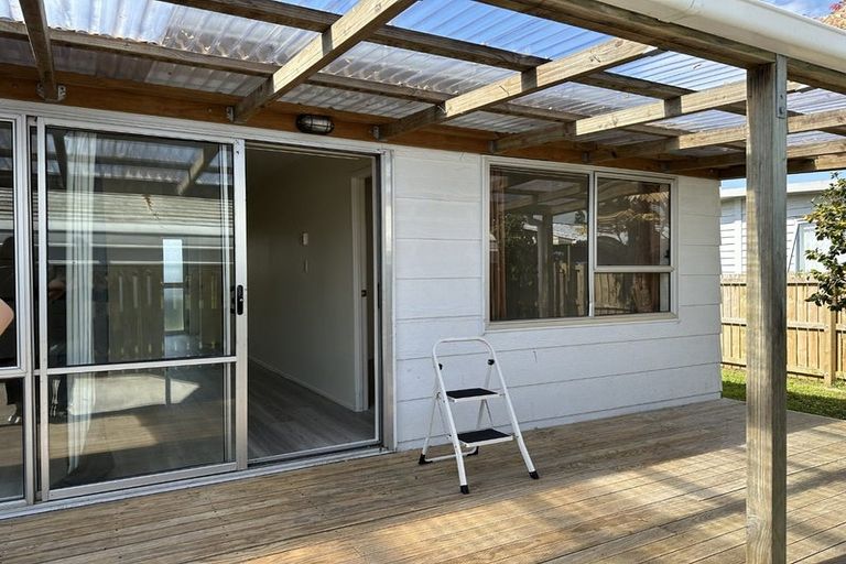 Photo of property in 1/29 Mon Desir Place, Manurewa, Auckland, 2102