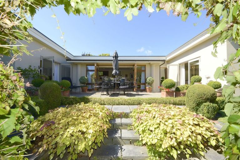 Photo of property in 8 Crichton Terrace, Cashmere, Christchurch, 8022