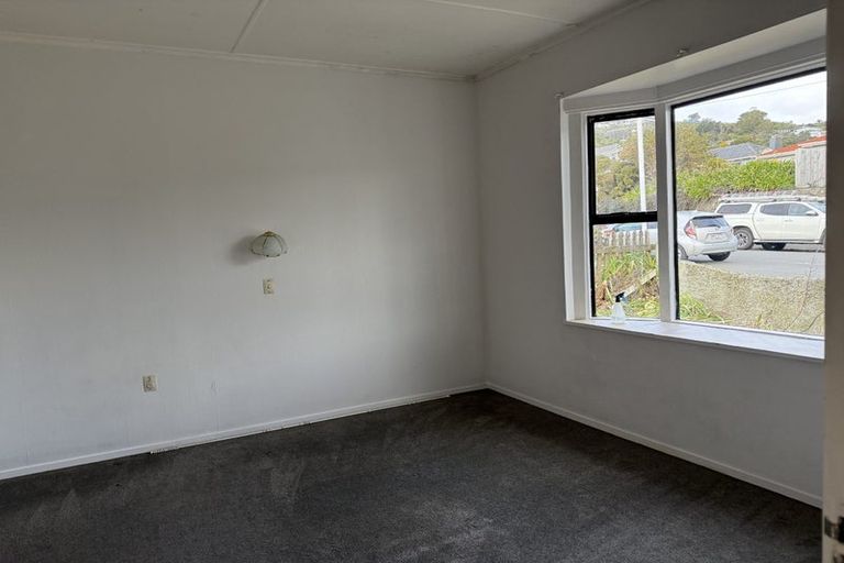 Photo of property in 21 Helston Road, Johnsonville, Wellington, 6037