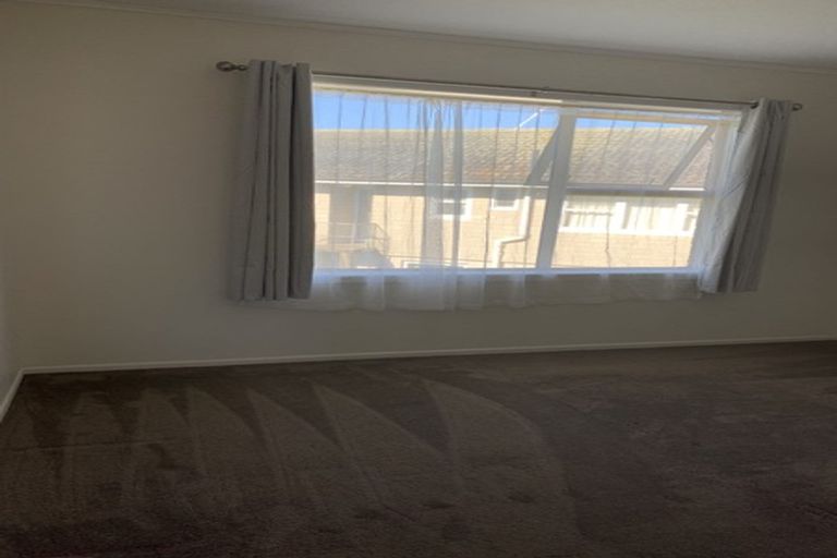 Photo of property in 2/34 Portadown Avenue, Pakuranga Heights, Auckland, 2010