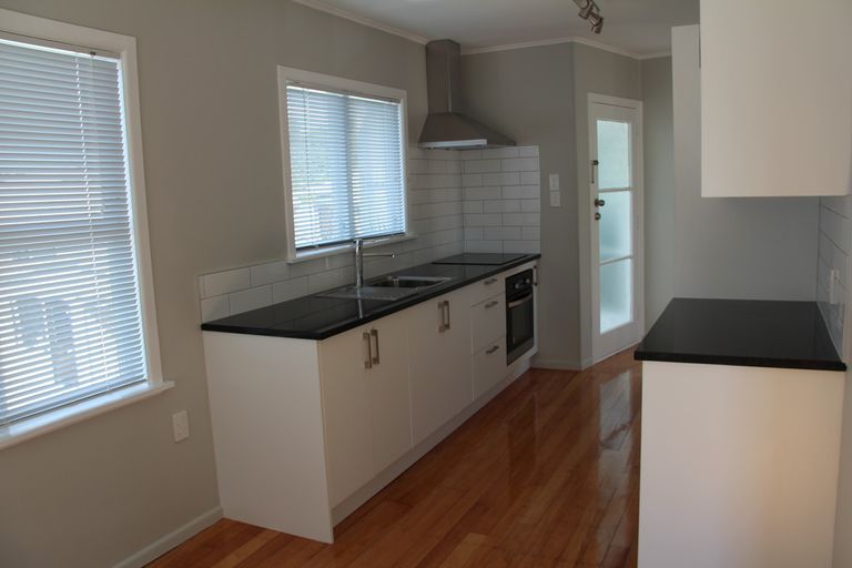 Photo of property in 11 Minton Place, Manurewa, Auckland, 2102