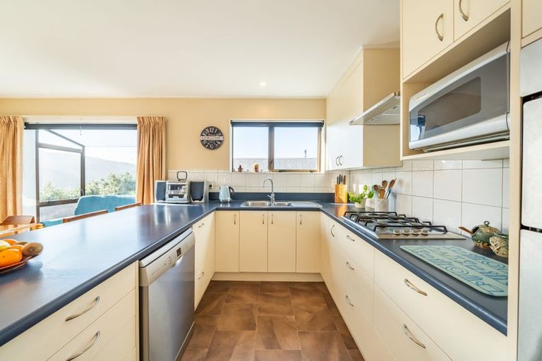 Photo of property in 4 Raynham Way, Silverstream, Upper Hutt, 5019