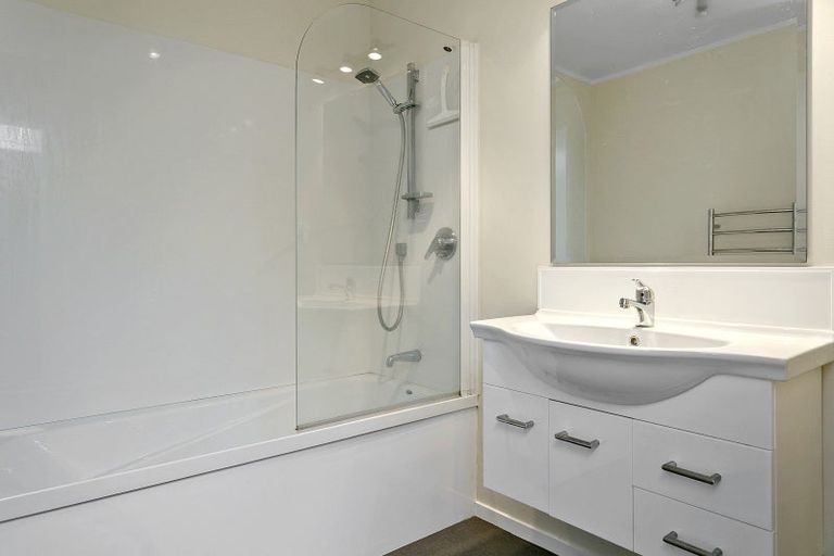 Photo of property in 67 Chesham Avenue, Waipahihi, Taupo, 3330