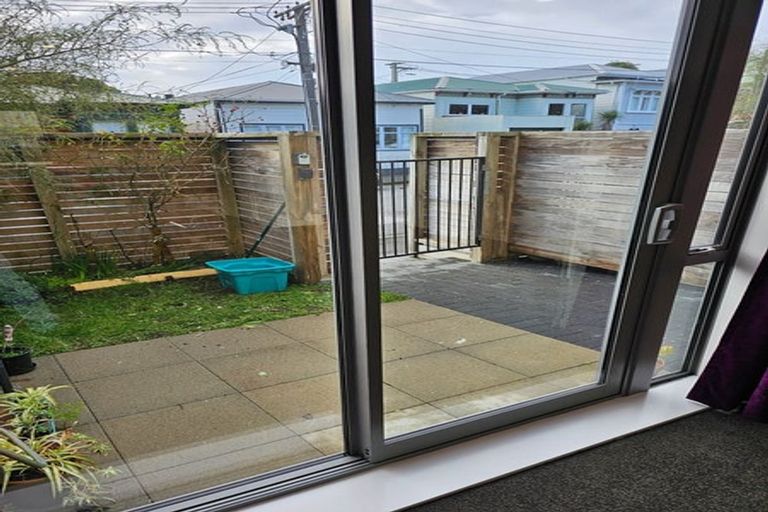 Photo of property in 9/24 Princess Terrace, Newtown, Wellington, 6021