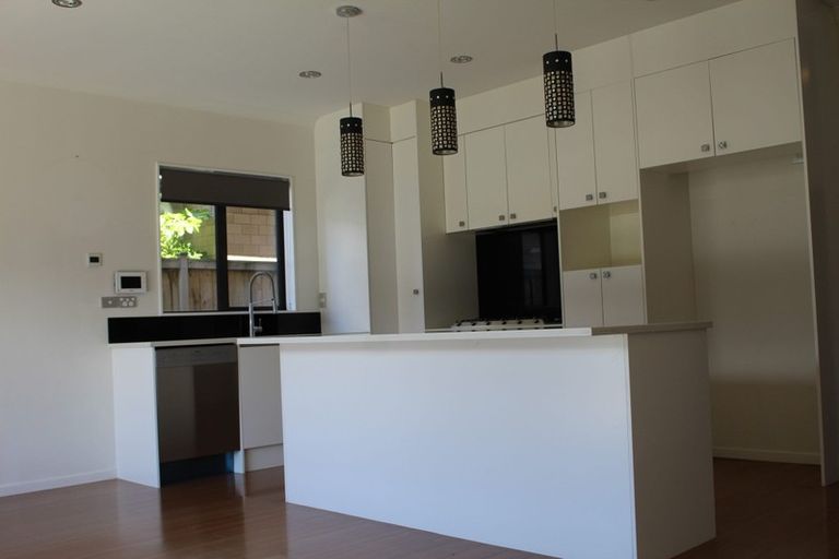 Photo of property in 11 Carrickdawson Drive, Flat Bush, Auckland, 2019