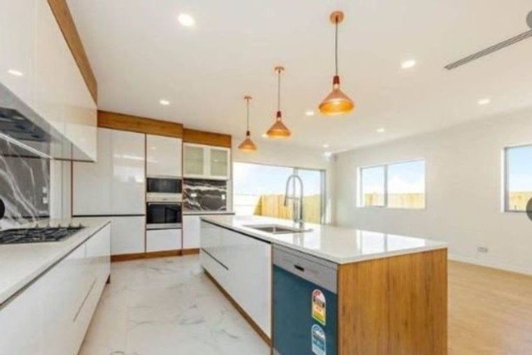 Photo of property in 24 Urney Drive, Flat Bush, Auckland, 2019