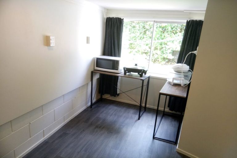 Photo of property in 4 Evans Road, Glen Eden, Auckland, 0602