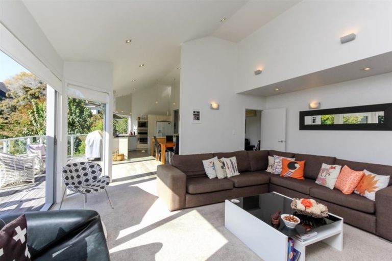 Photo of property in 15 Shortland Street, Lower Vogeltown, New Plymouth, 4310