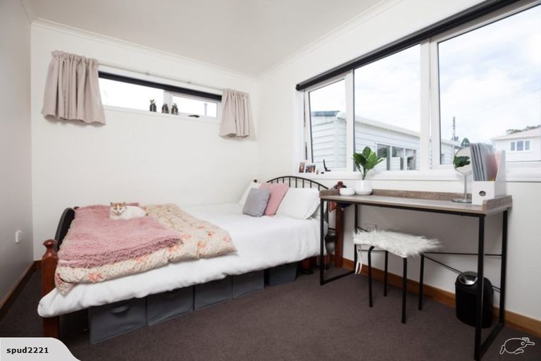 Photo of property in 17 York Crescent, Westown, New Plymouth, 4310