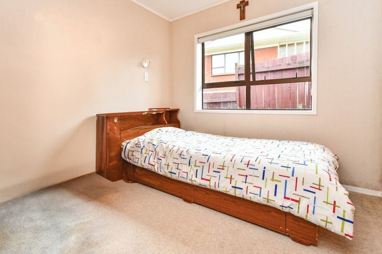 Photo of property in 38 Rushgreen Avenue, Pahurehure, Papakura, 2113