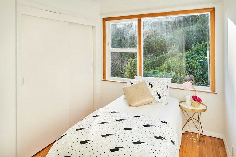 Photo of property in 57 Rona Street, Eastbourne, Lower Hutt, 5013