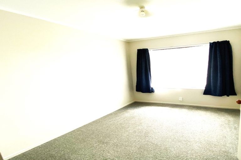 Photo of property in 1/15 Kurnell Drive, Botany Downs, Auckland, 2010