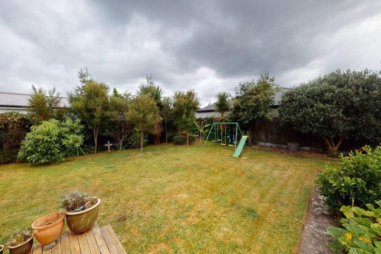 Photo of property in 6 Taranaki Street, Saint Johns Hill, Whanganui, 4501