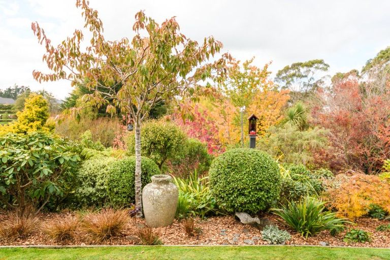 Photo of property in 4a Silkwood Place, Fitzherbert, Palmerston North, 4410