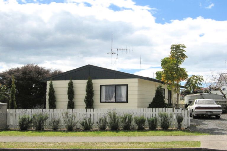 Photo of property in 2 Portland Street, Welcome Bay, Tauranga, 3112