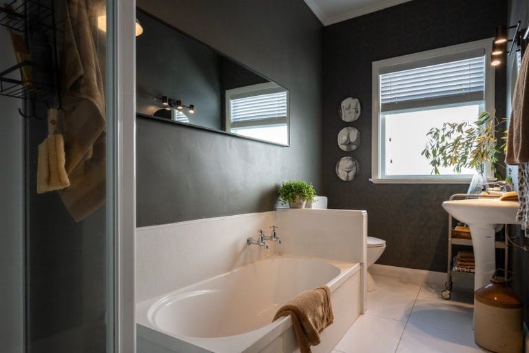 Photo of property in 19 Vigor Brown Street, Napier South, Napier, 4110