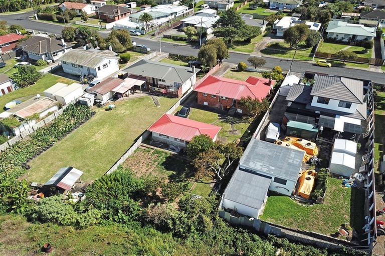 Photo of property in 33 Blake Road, Mangere East, Auckland, 2024