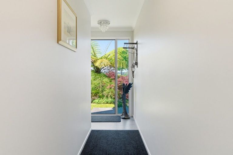 Photo of property in 1 Hanlow Place, Pyes Pa, Tauranga, 3112