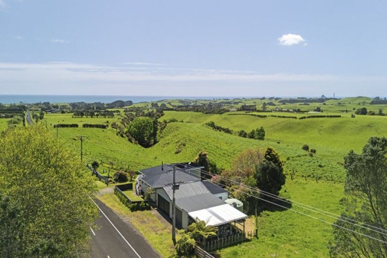 Photo of property in 401 Koru Road, Koru, New Plymouth, 4374
