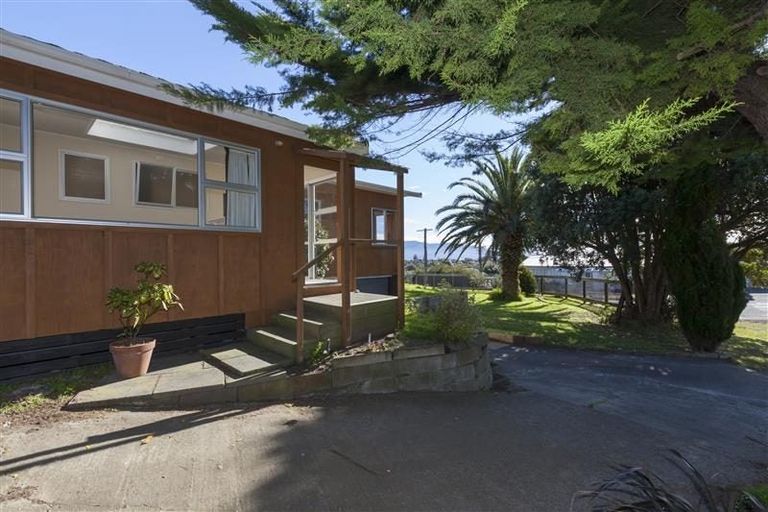 Photo of property in 10 Kawau Grove, Waikanae Beach, Waikanae, 5036