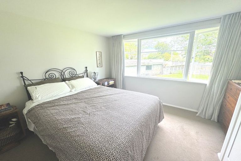 Photo of property in 2 Tui Grove, Elderslea, Upper Hutt, 5018