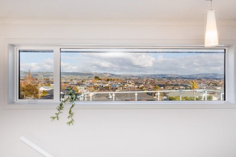 Photo of property in 18b Galea Grove, Kelvin Grove, Palmerston North, 4414