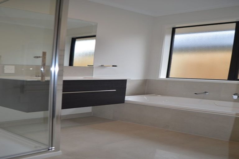 Photo of property in 1 Fearnley Grove, Pyes Pa, Tauranga, 3112