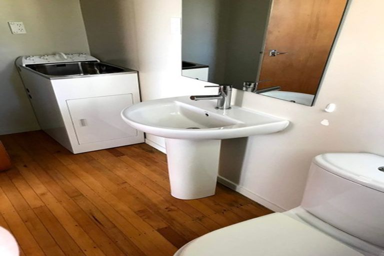 Photo of property in 52 Juniper Road, Sunnynook, Auckland, 0620