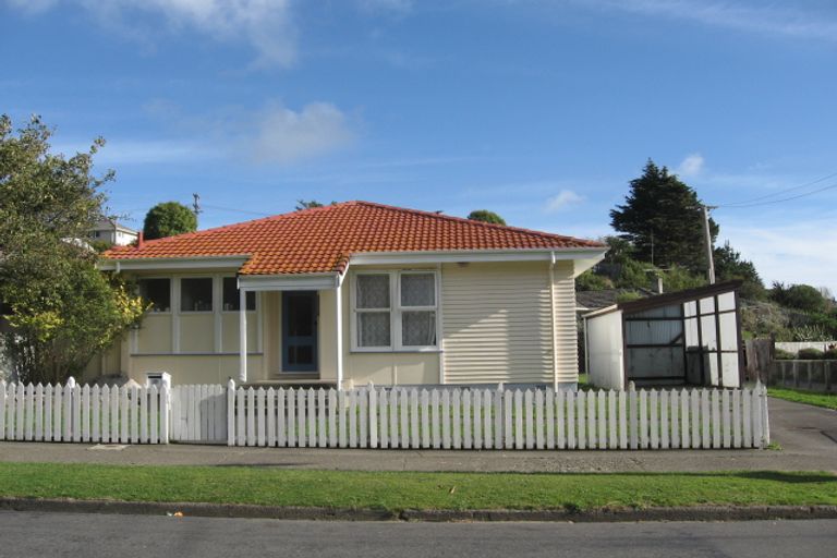 Photo of property in 30-32 Hampshire Street, Cannons Creek, Porirua, 5024