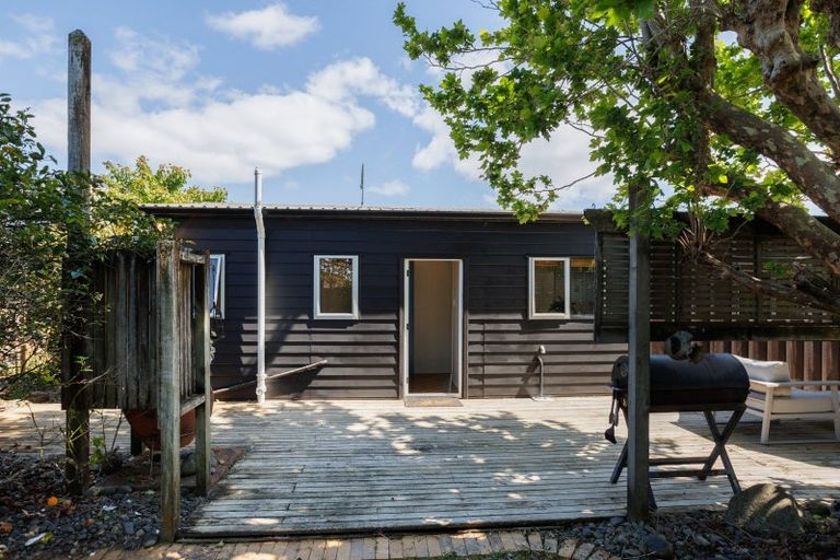Photo of property in 1 Poplar Street, Whitianga, 3510