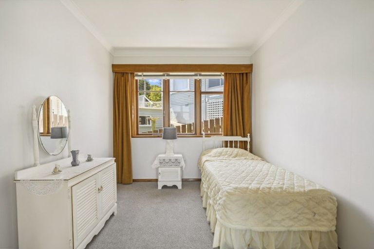 Photo of property in 28 Ashleigh Crescent, Miramar, Wellington, 6022