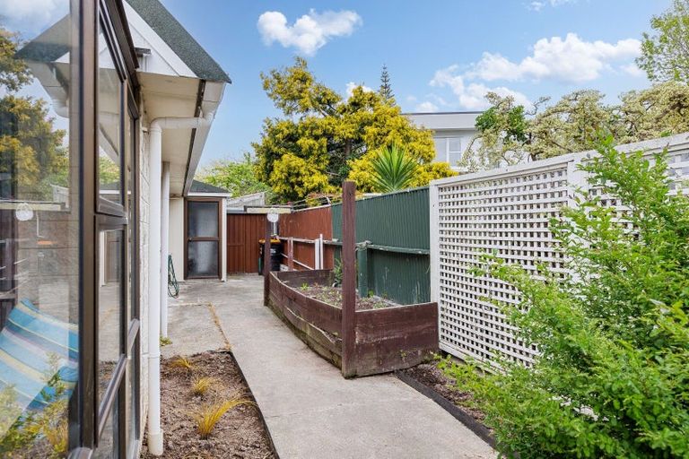 Photo of property in 6 Jarrett Court, Roslyn, Palmerston North, 4414