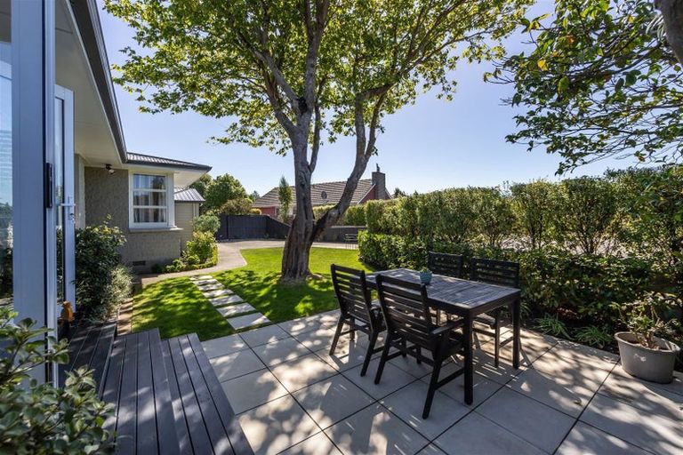 Photo of property in 28 Clipper Place, Redwood, Christchurch, 8051