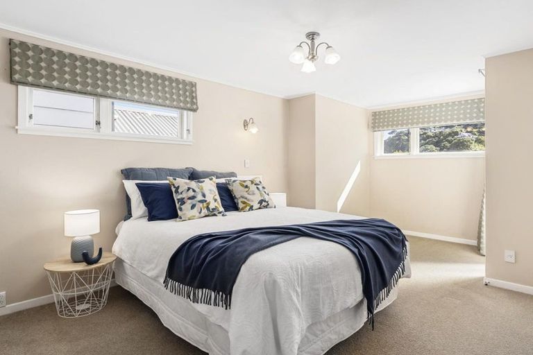 Photo of property in 107-109 Muritai Road, Eastbourne, Lower Hutt, 5013