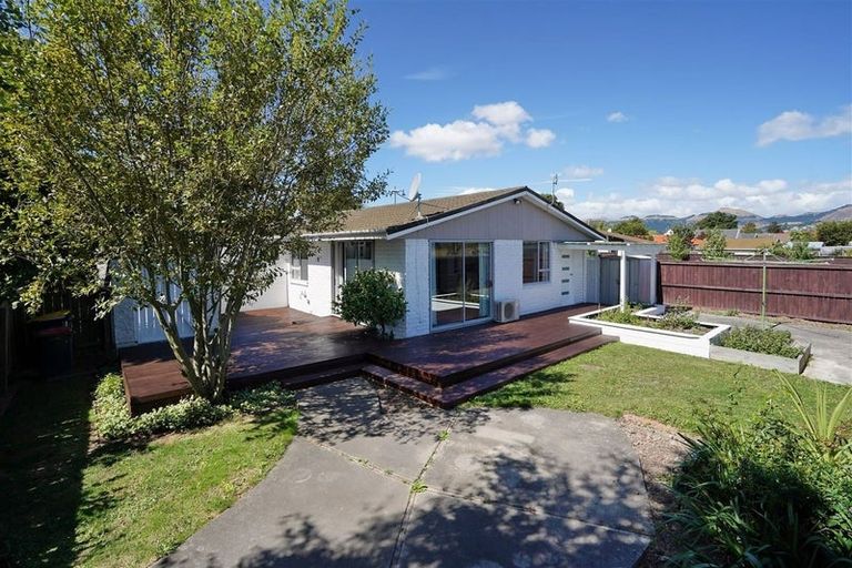 Photo of property in 2/275 Hendersons Road, Hoon Hay, Christchurch, 8025