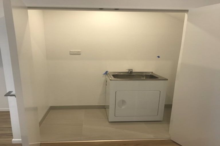 Photo of property in 33 Peihana Road, Hobsonville, Auckland, 0616