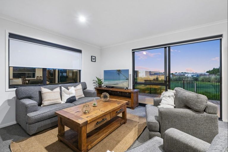 Photo of property in 5a Te Wharo Drive, Papamoa, 3118