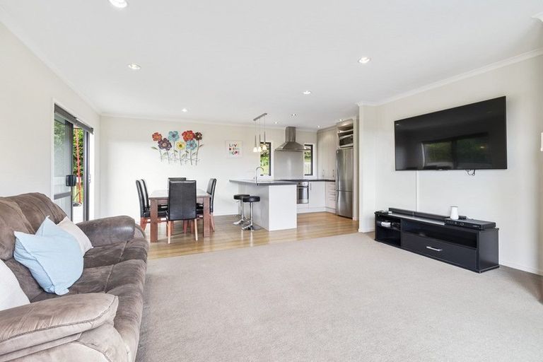 Photo of property in 63 Mack Place, Red Hill, Papakura, 2110