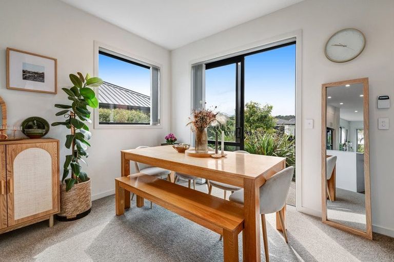Photo of property in 54 Jane Maree Road, Kumeu, 0810