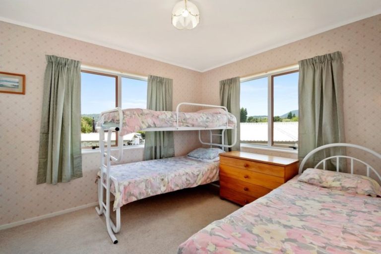 Photo of property in 7 Gibbs Place, Kinloch, Taupo, 3377