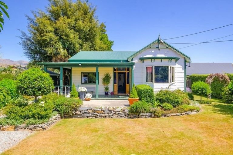 Photo of property in 20 Donegal Street, Cromwell, 9310