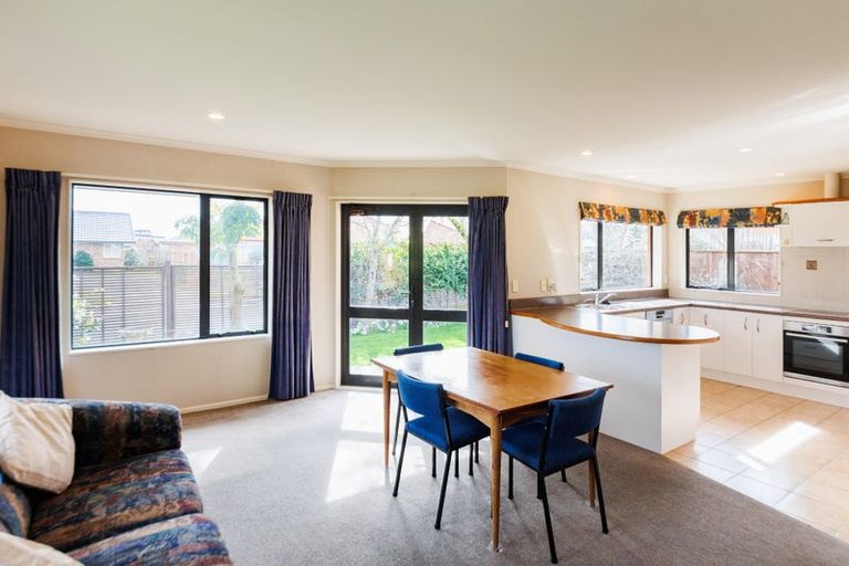 Photo of property in 1 Alpine Grove, Kelvin Grove, Palmerston North, 4414