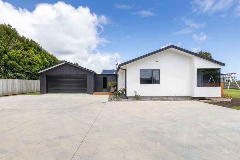 Photo of property in 244 Corbett Road, Paraite, New Plymouth, 4373