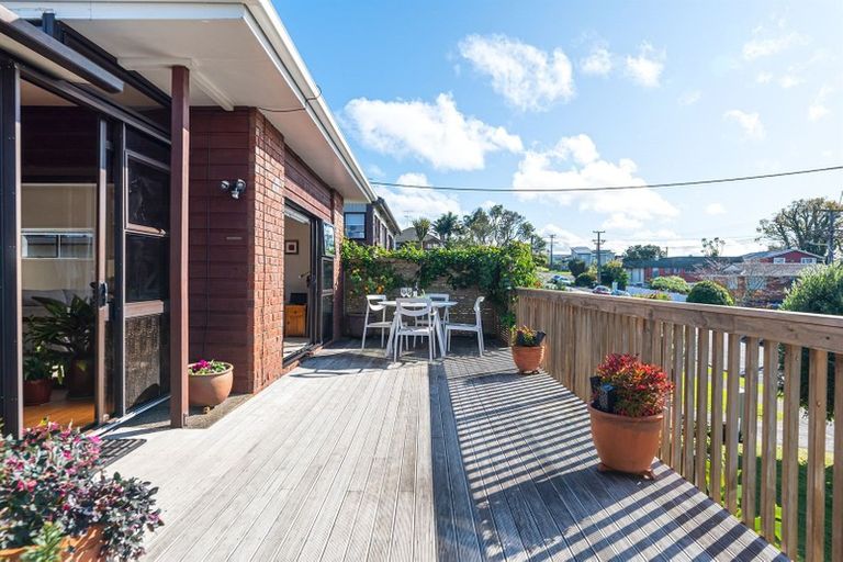 Photo of property in 1/30 Quebec Road, Milford, Auckland, 0620