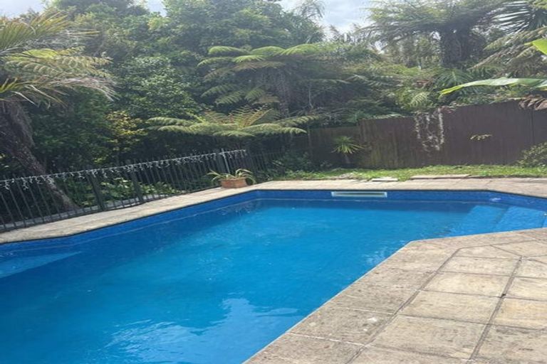 Photo of property in 4 Whitby Crescent, Mairangi Bay, Auckland, 0630