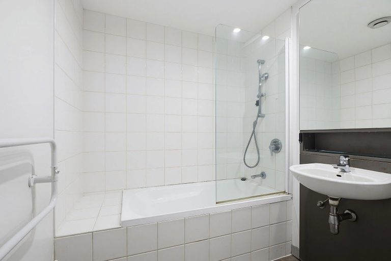Photo of property in Gerondis Bldg Apartments, 201/60 Willis Street, Wellington Central, Wellington, 6011