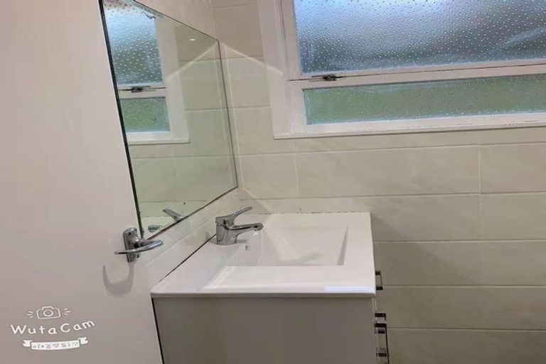 Photo of property in 79 Monarch Avenue, Hillcrest, Auckland, 0627